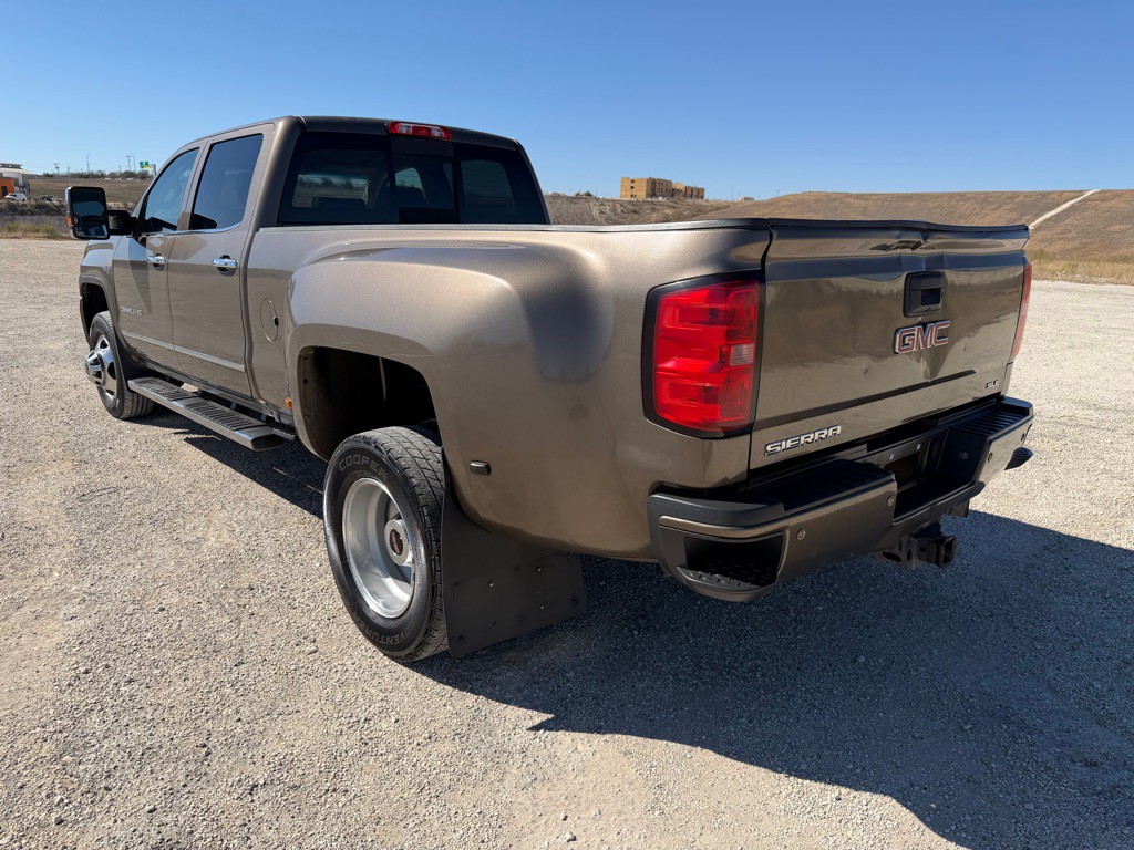 2015 GMC Sierra Image 11