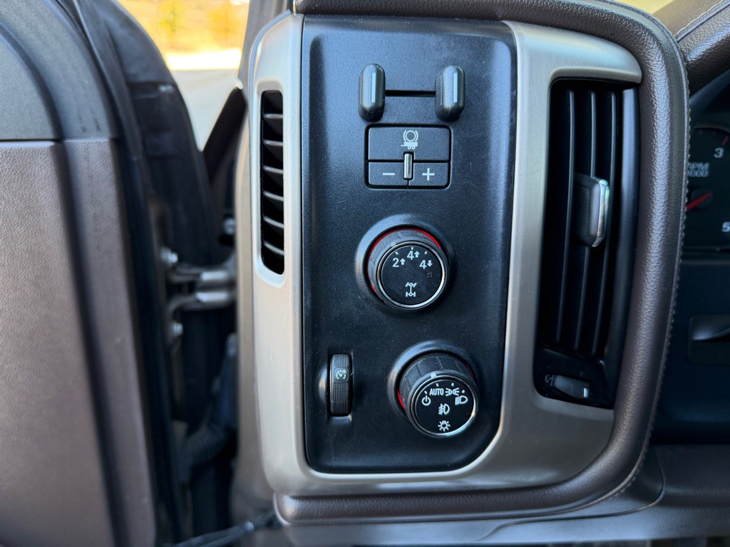 2015 GMC Sierra Image 28