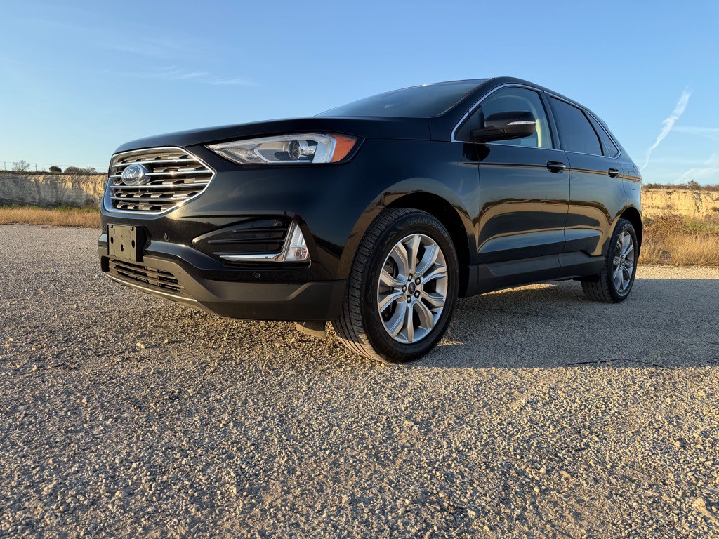 2021 Ford Edge Image 2