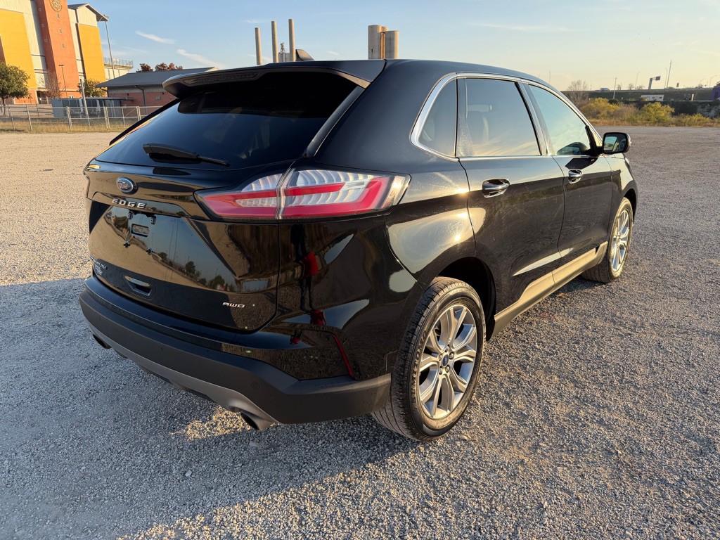 2021 Ford Edge Image 9