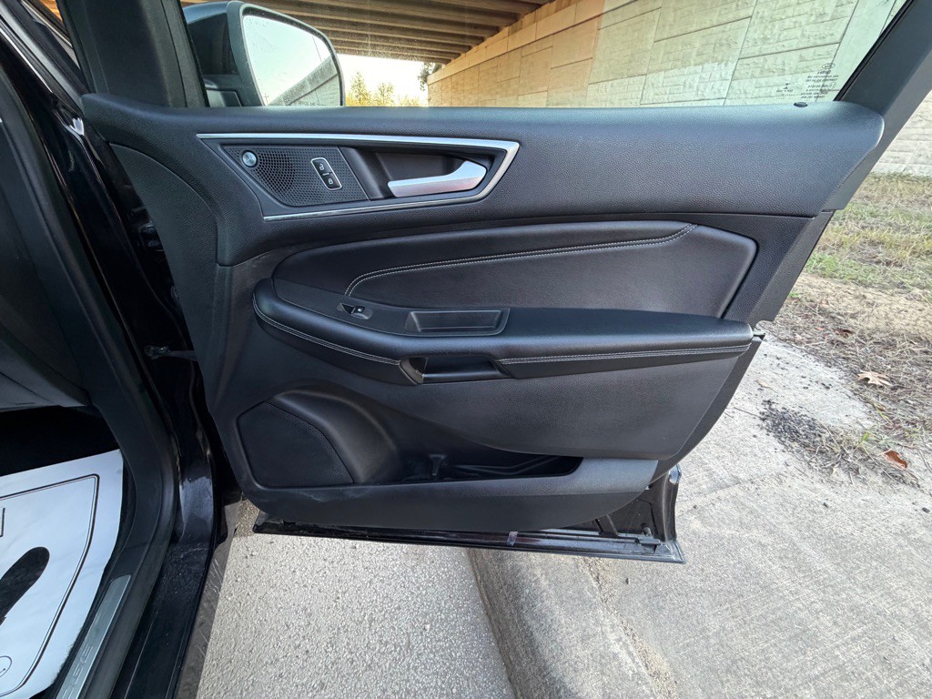 2021 Ford Edge Image 12