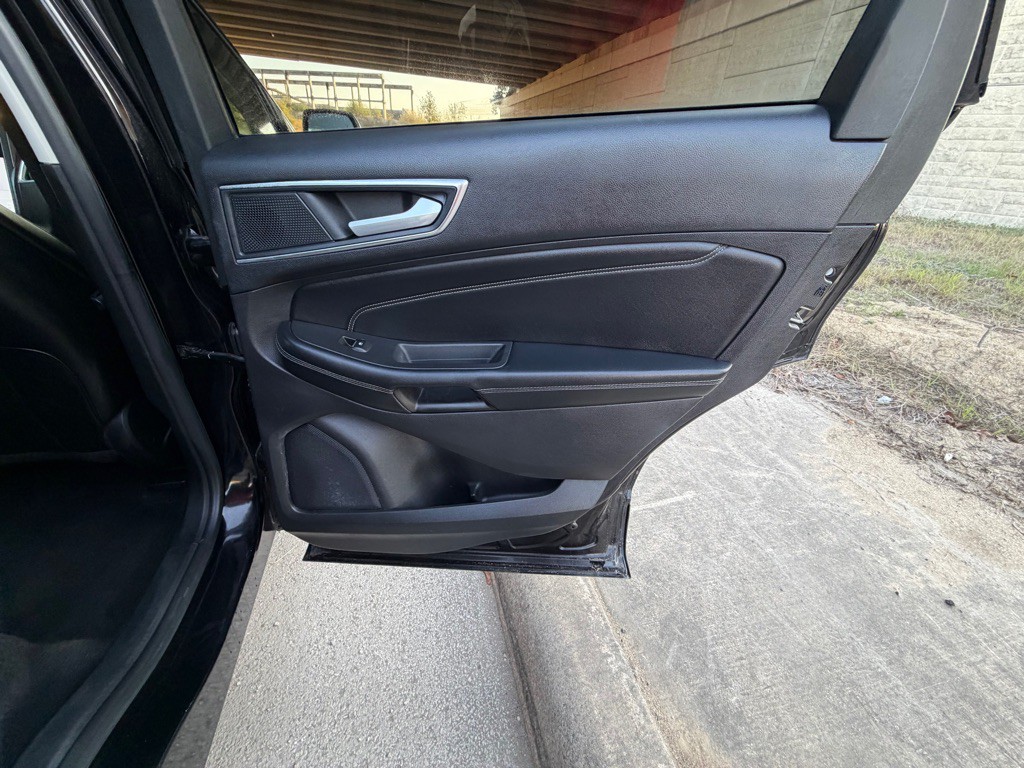 2021 Ford Edge Image 15