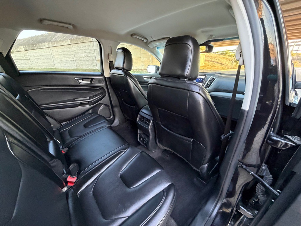 2021 Ford Edge Image 16