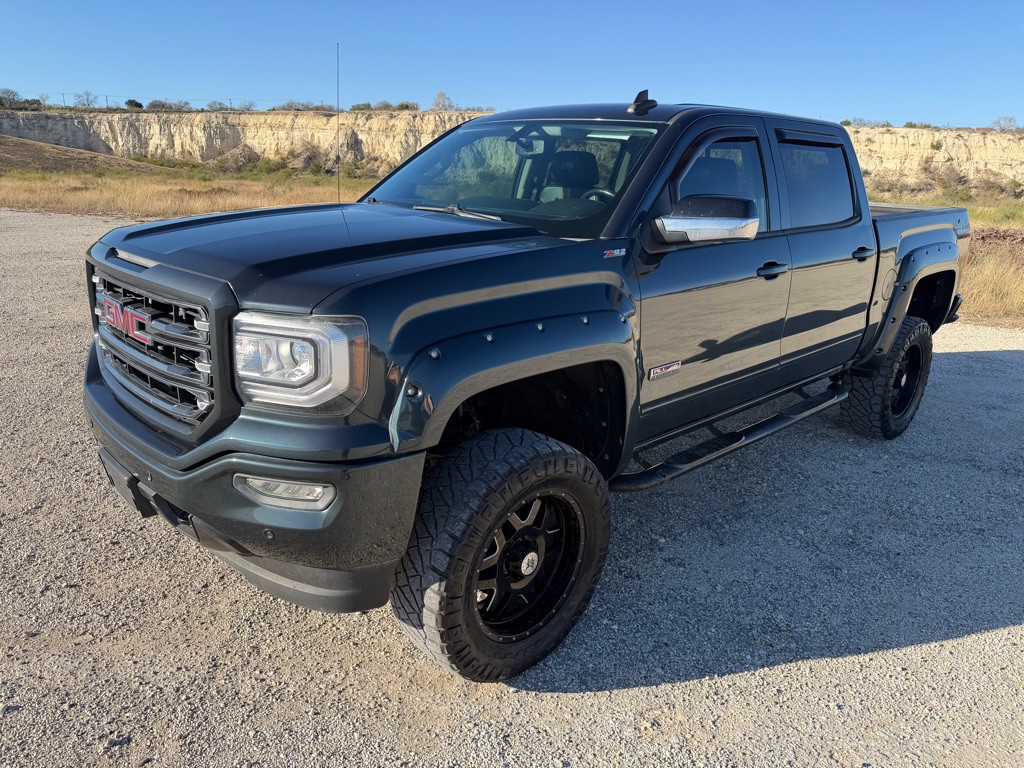 2018 GMC Sierra Image 1