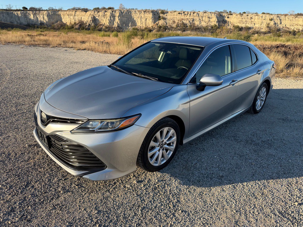 2019 Toyota Camry Image 1