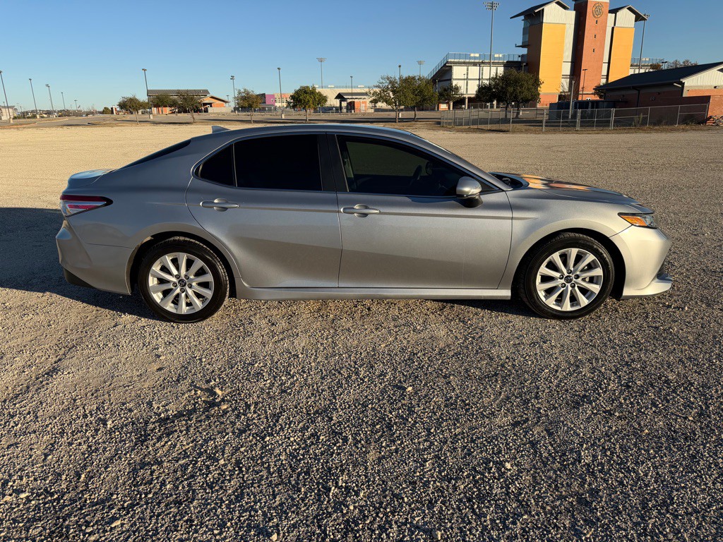 2019 Toyota Camry Image 7