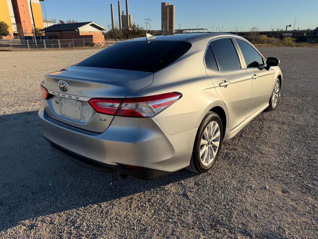 2019 Toyota Camry Image 8