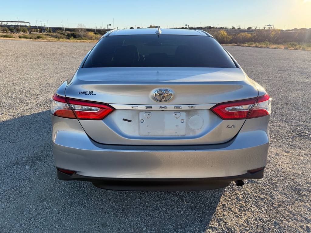 2019 Toyota Camry Image 9