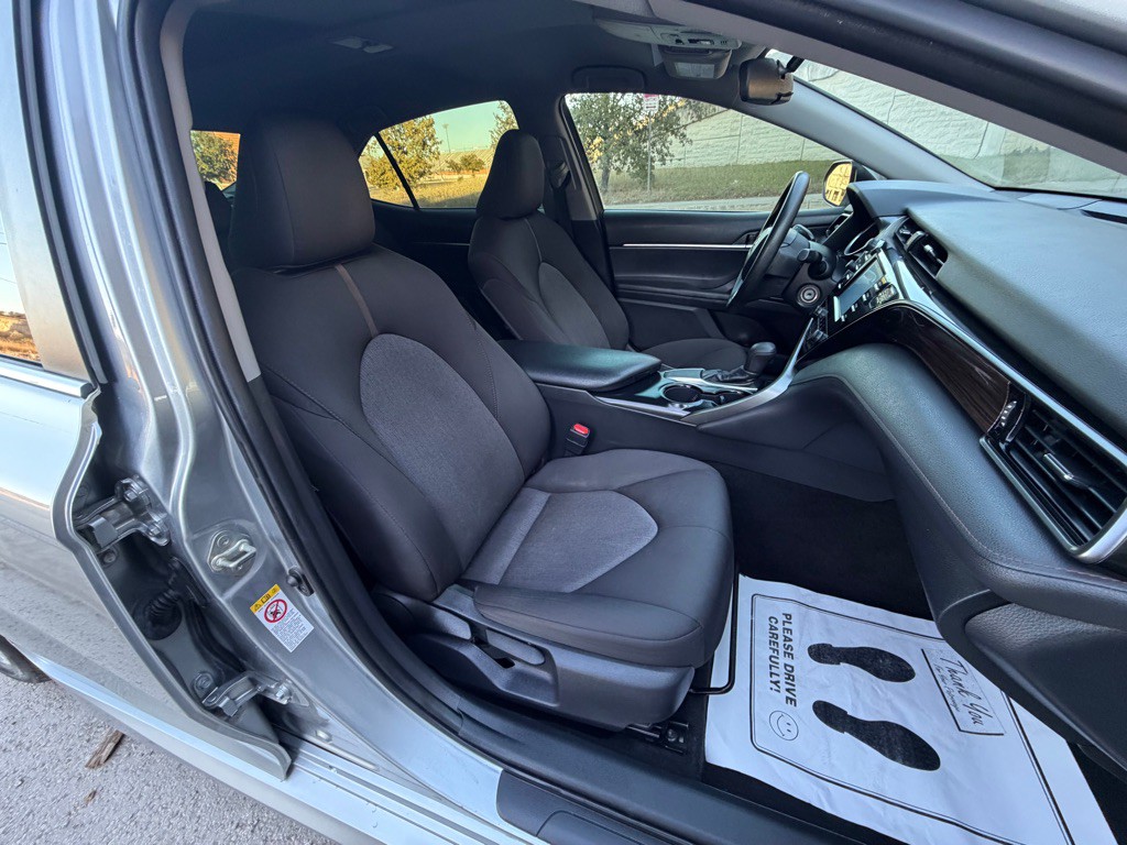 2019 Toyota Camry Image 13