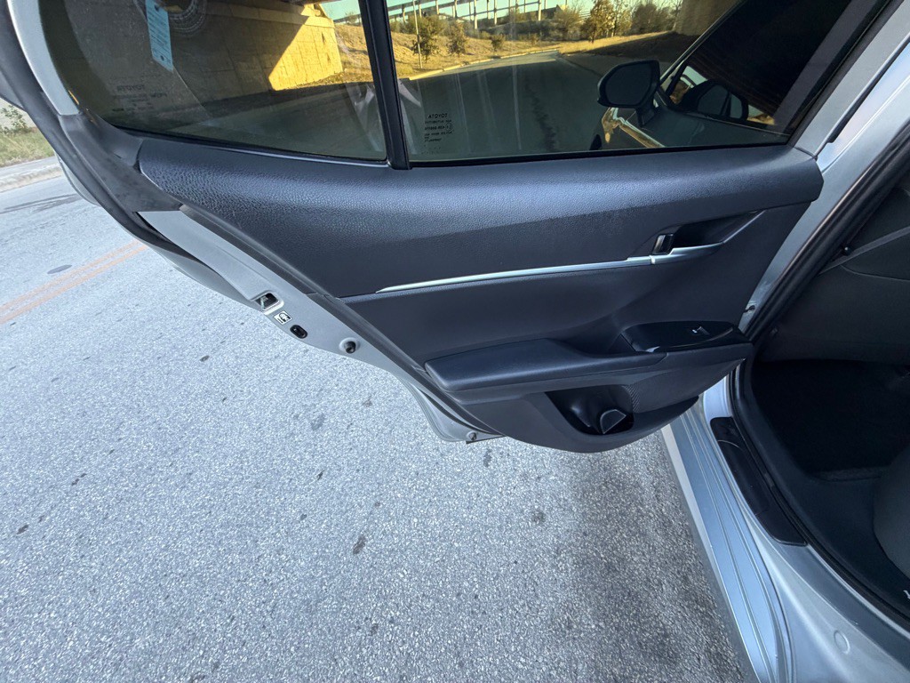 2019 Toyota Camry Image 17