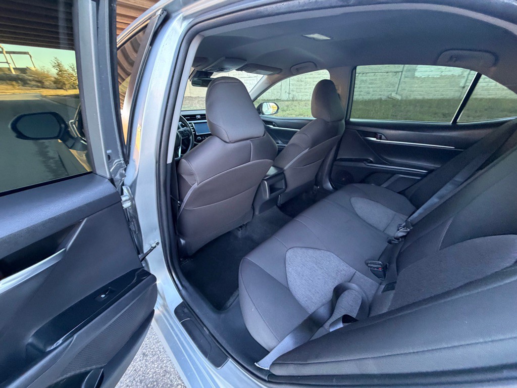 2019 Toyota Camry Image 18