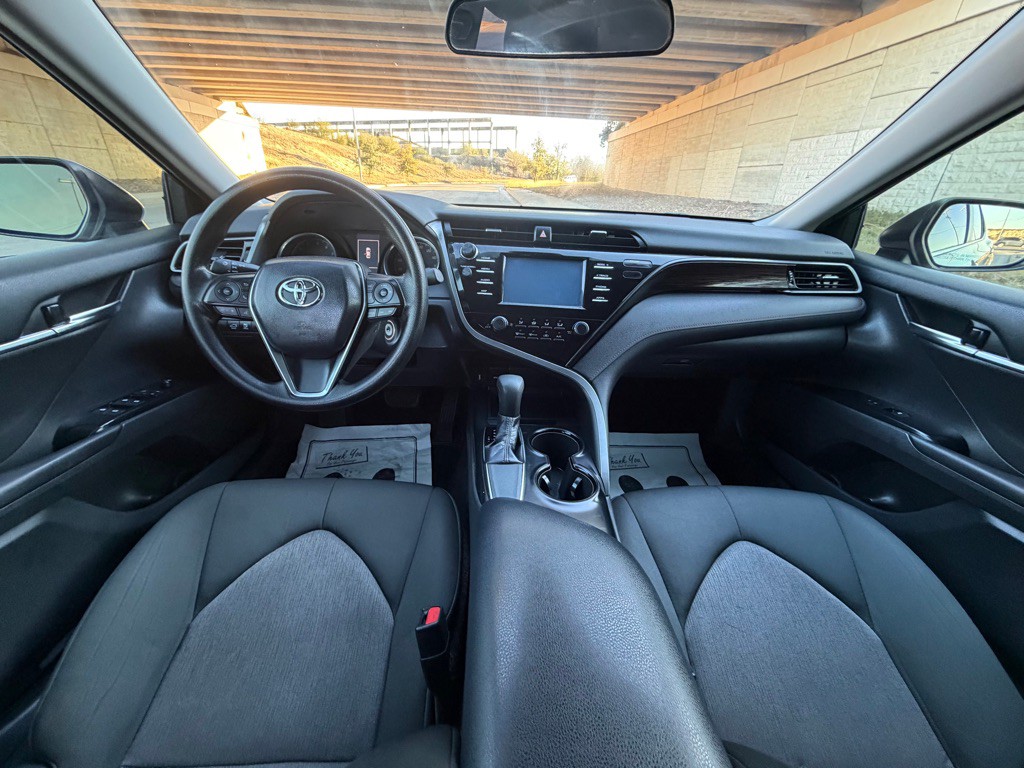 2019 Toyota Camry Image 20