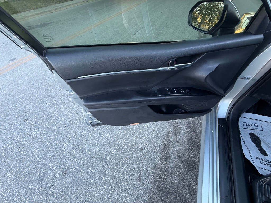 2019 Toyota Camry Image 22