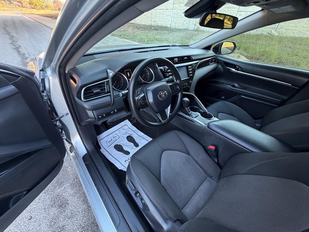 2019 Toyota Camry Image 23