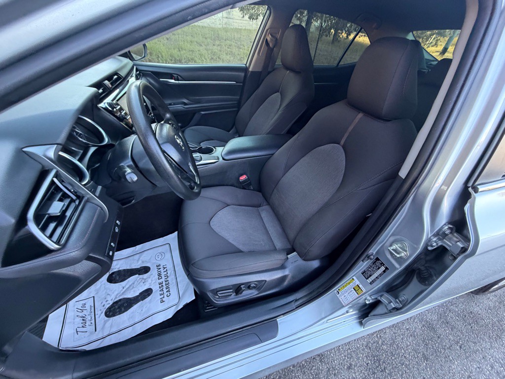 2019 Toyota Camry Image 24