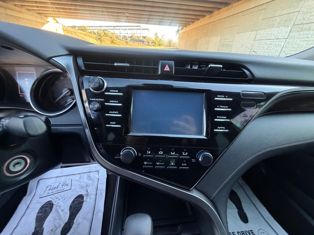 2019 Toyota Camry Image 26