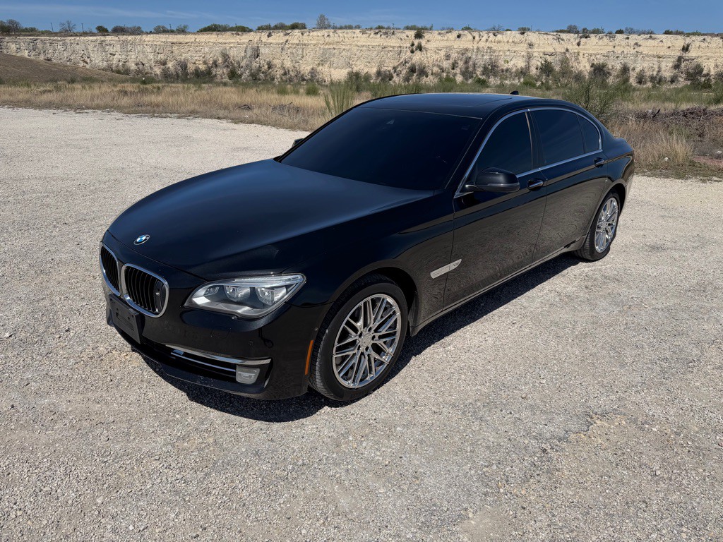 2013 BMW 7 Series Image 1