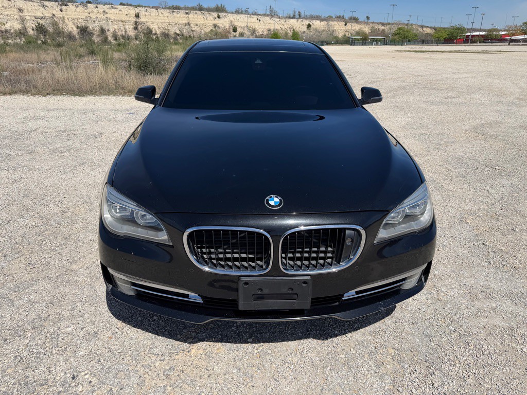 2013 BMW 7 Series Image 4