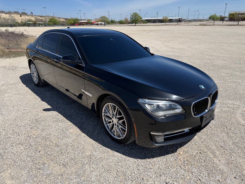 2013 BMW 7 Series Image 6