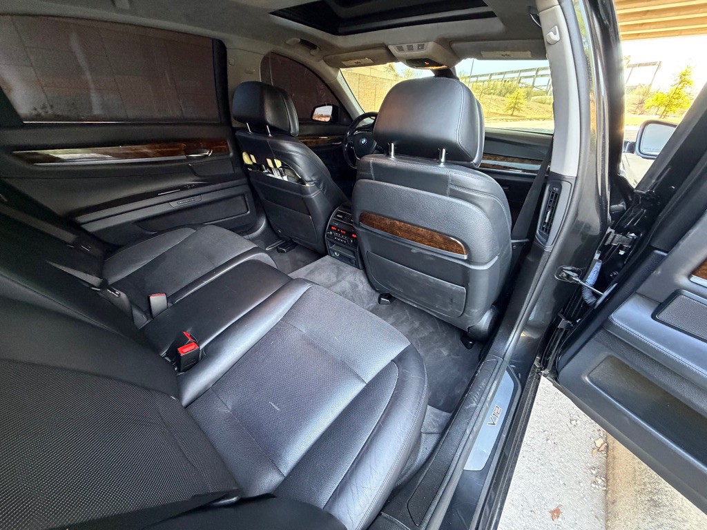 2013 BMW 7 Series Image 18