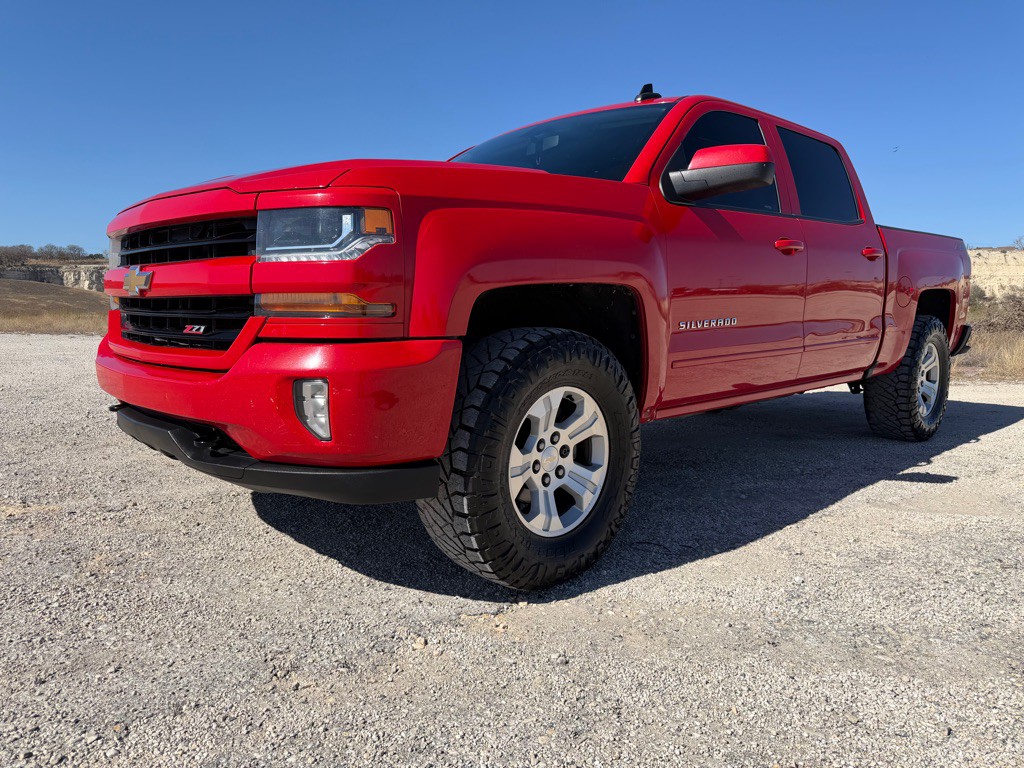 2018 Chevrolet Silverado 1500 Image 2