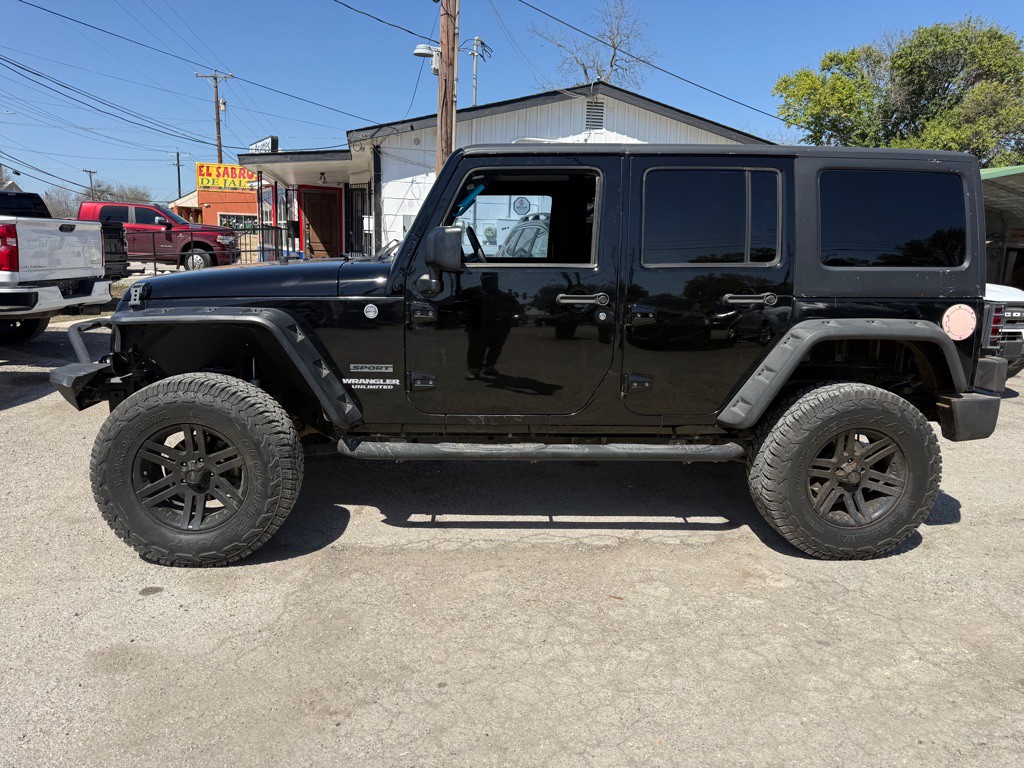 2012 Jeep Wrangler Unlimited Image 3