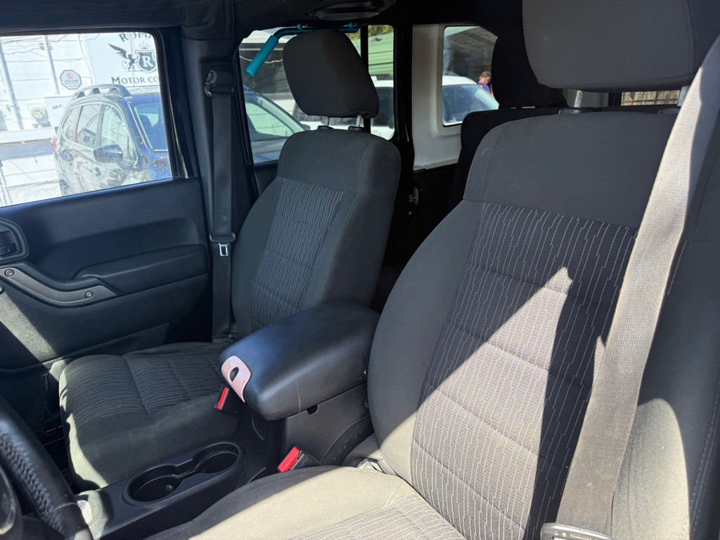 2012 Jeep Wrangler Unlimited Image 11