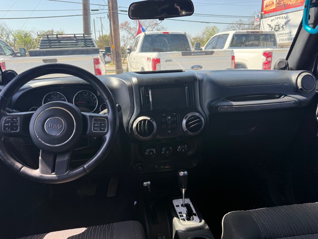 2012 Jeep Wrangler Unlimited Image 18