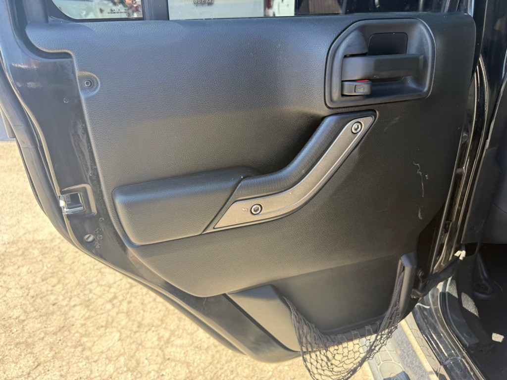 2012 Jeep Wrangler Unlimited Image 19