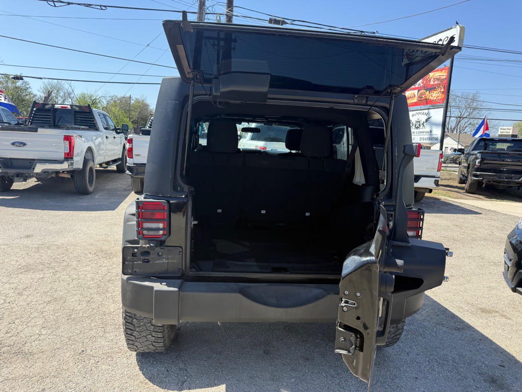 2012 Jeep Wrangler Unlimited Image 20