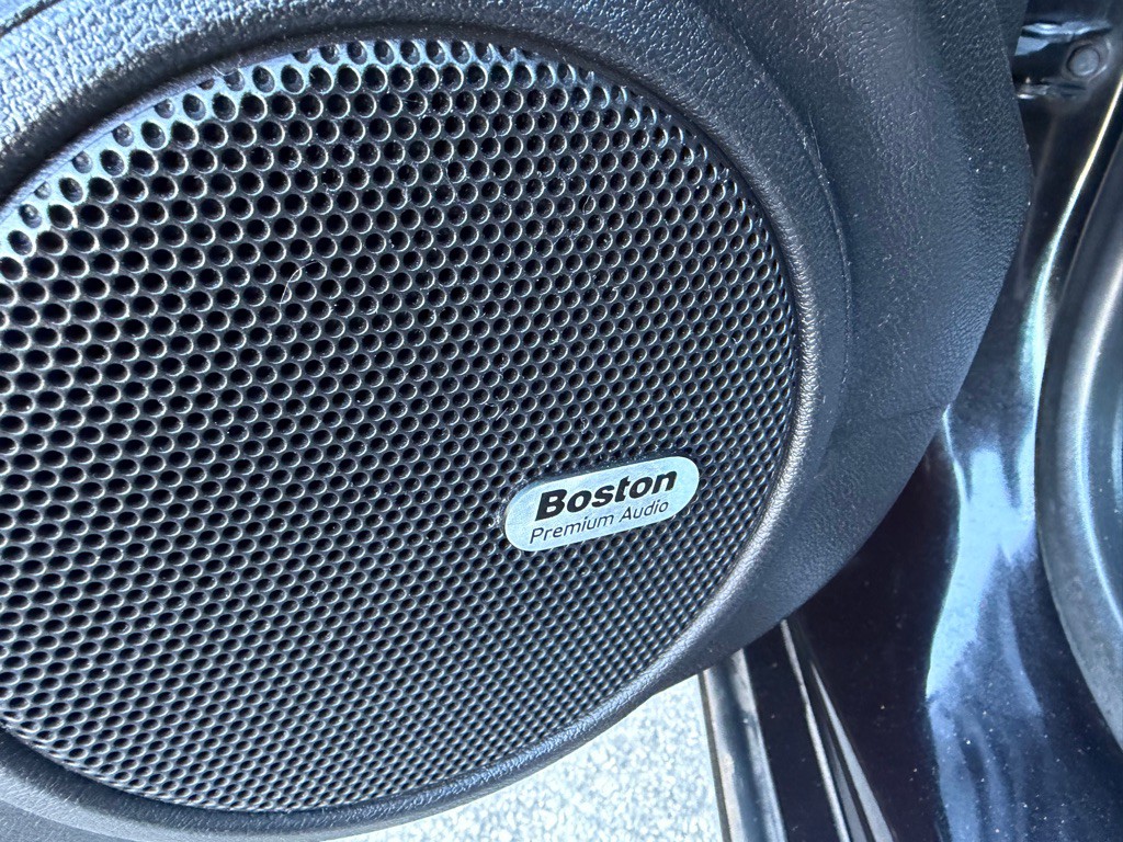 2012 Chevrolet Camaro Image 23