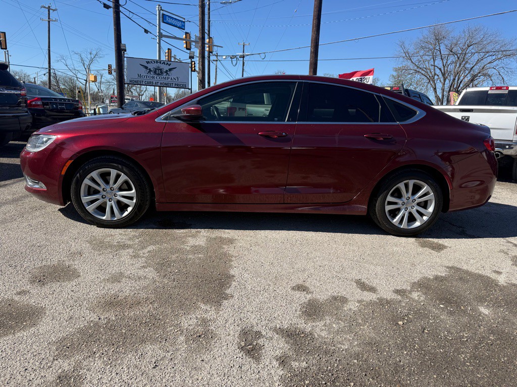 2016 Chrysler 200 Image 3