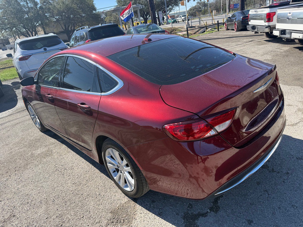 2016 Chrysler 200 Image 5
