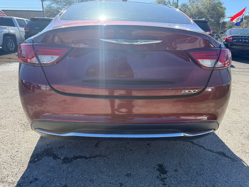 2016 Chrysler 200 Image 7