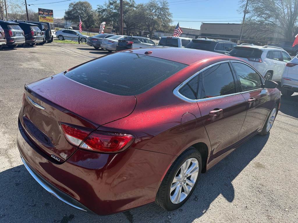2016 Chrysler 200 Image 9