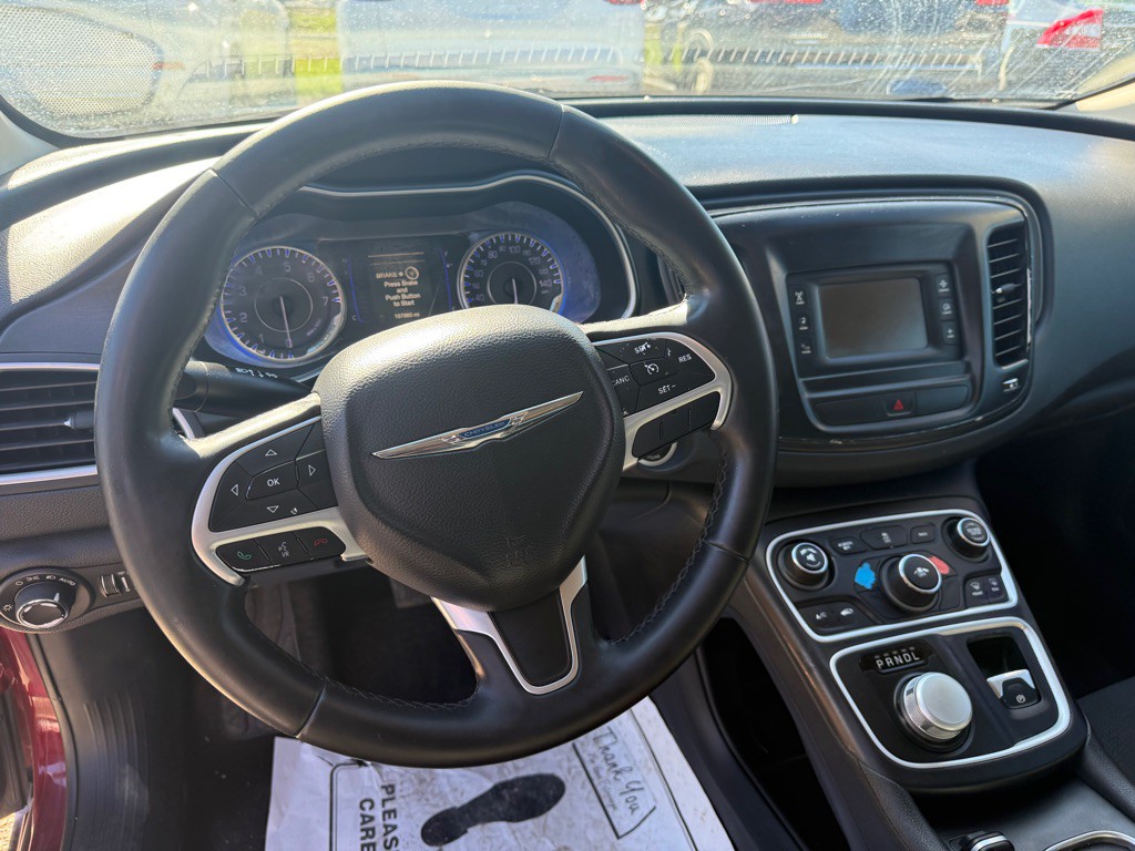 2016 Chrysler 200 Image 16
