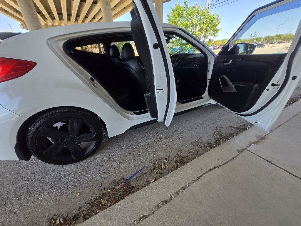 2014 Hyundai Veloster Image 34