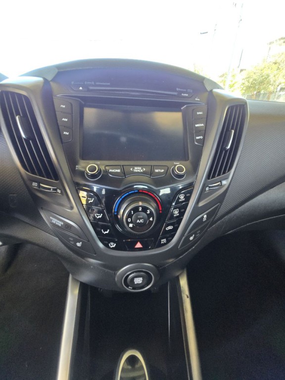 2014 Hyundai Veloster Image 50