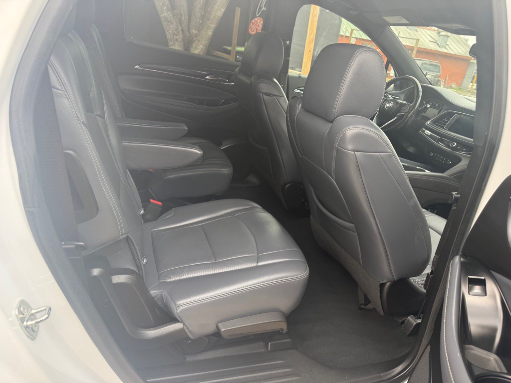 2023 Buick Enclave Image 19