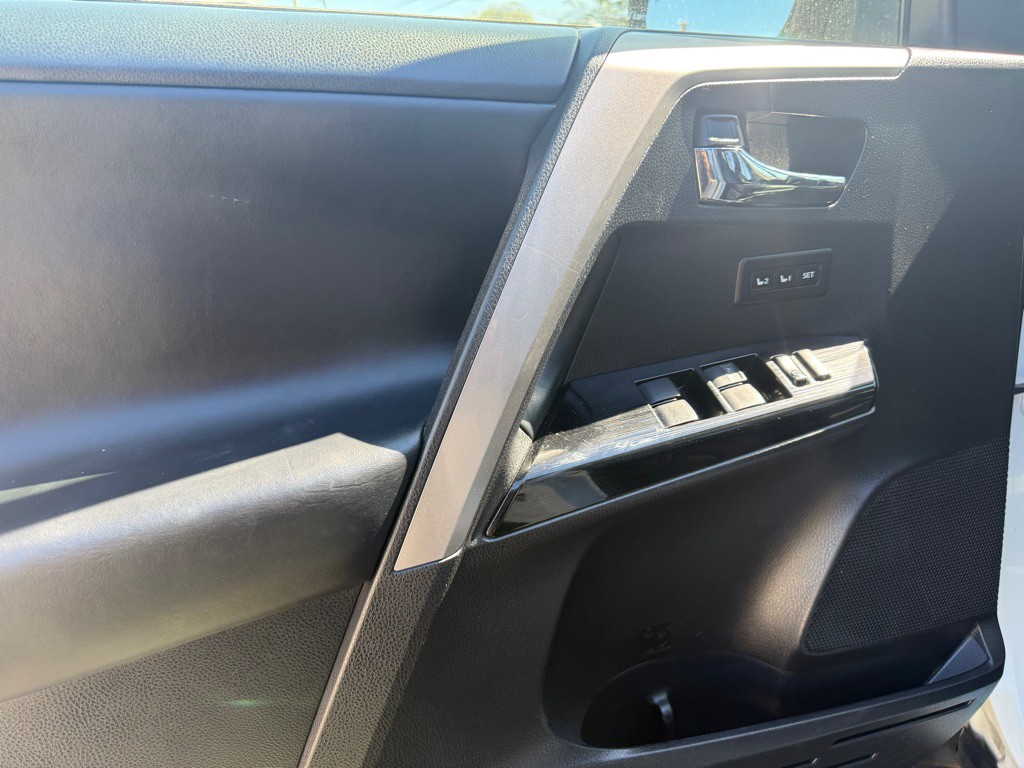 2018 Toyota Rav4 Image 14