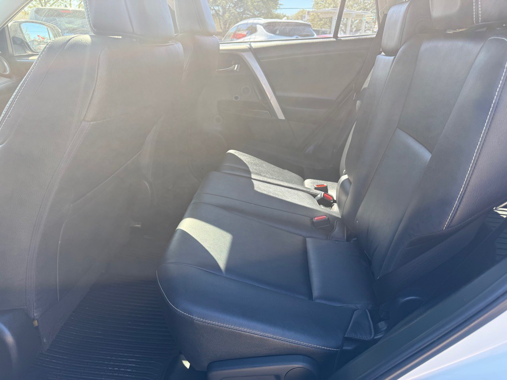 2018 Toyota Rav4 Image 18