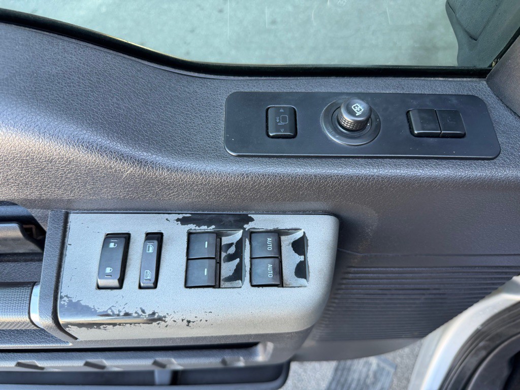 2016 Ford F-250 Image 28