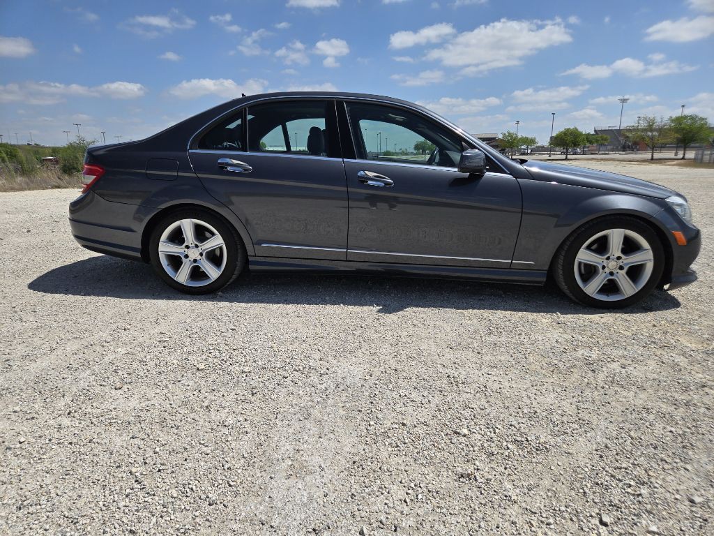 2011 Mercedes-Benz C-Class Image 8