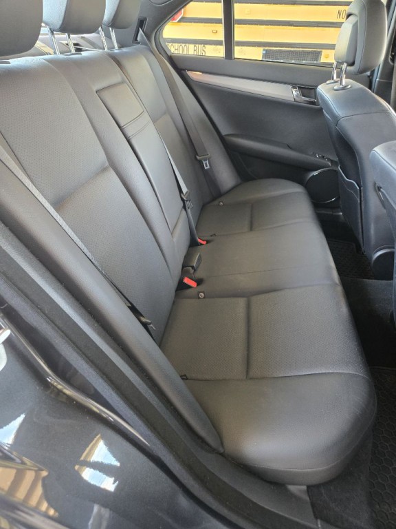 2011 Mercedes-Benz C-Class Image 16