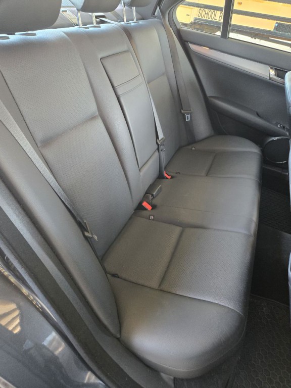 2011 Mercedes-Benz C-Class Image 17