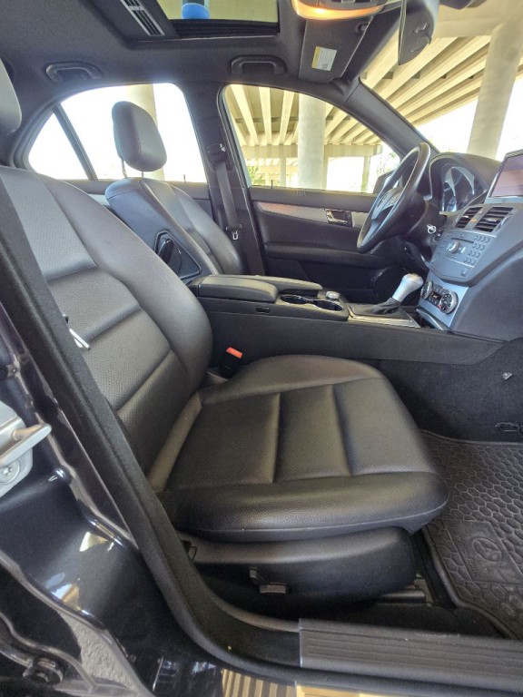 2011 Mercedes-Benz C-Class Image 20