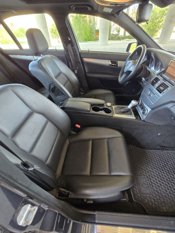 2011 Mercedes-Benz C-Class Image 21