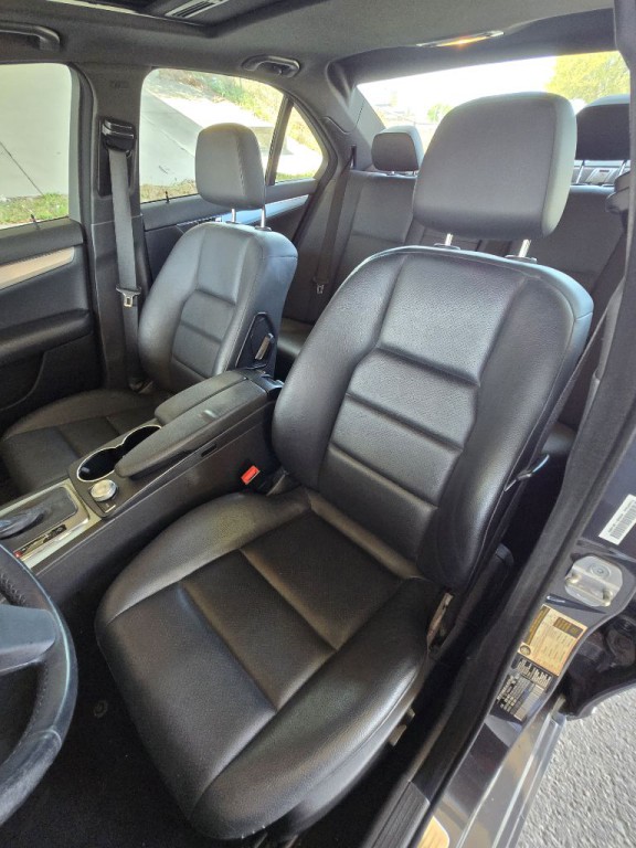 2011 Mercedes-Benz C-Class Image 26