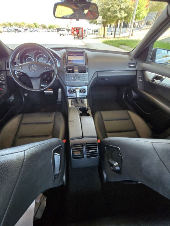 2011 Mercedes-Benz C-Class Image 28
