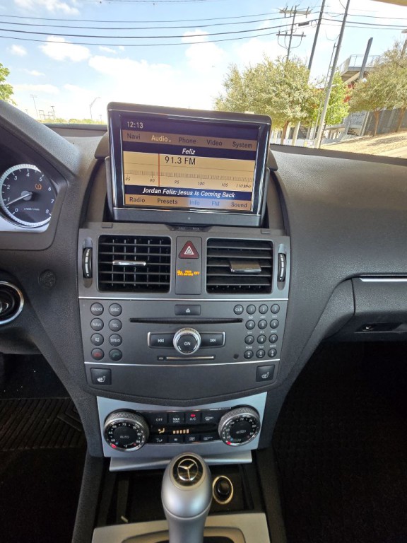 2011 Mercedes-Benz C-Class Image 31